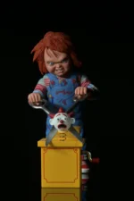 Child's Play 2 - Ultimate Chucky 7” Scale Action Figure - Imagen 16