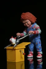 Child's Play 2 - Ultimate Chucky 7” Scale Action Figure - Imagen 9